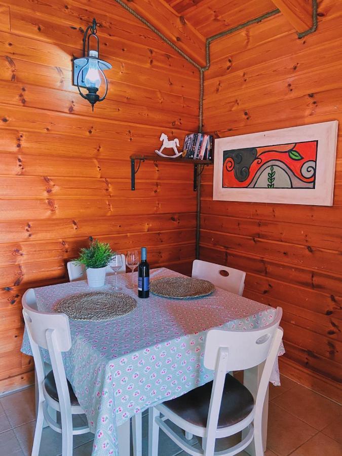 Julie'S Cabins Neot Golan Extérieur photo